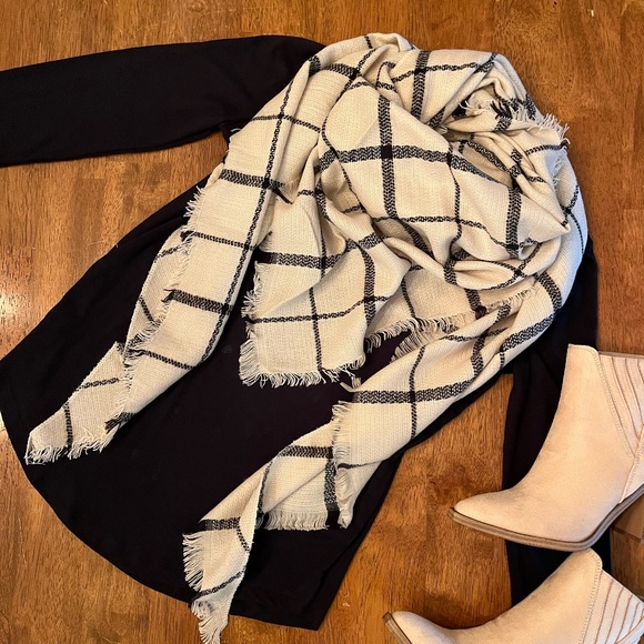 NWT Plaid Blanket Scarf Wrap - Picture 1 of 5